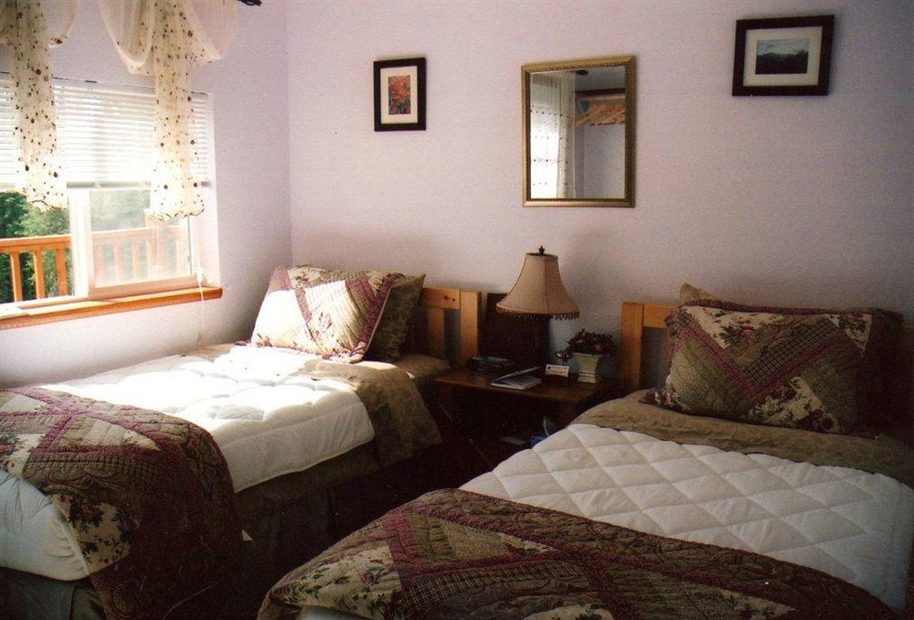 A Mooseberry Inn B&B Slana Bagian luar foto
